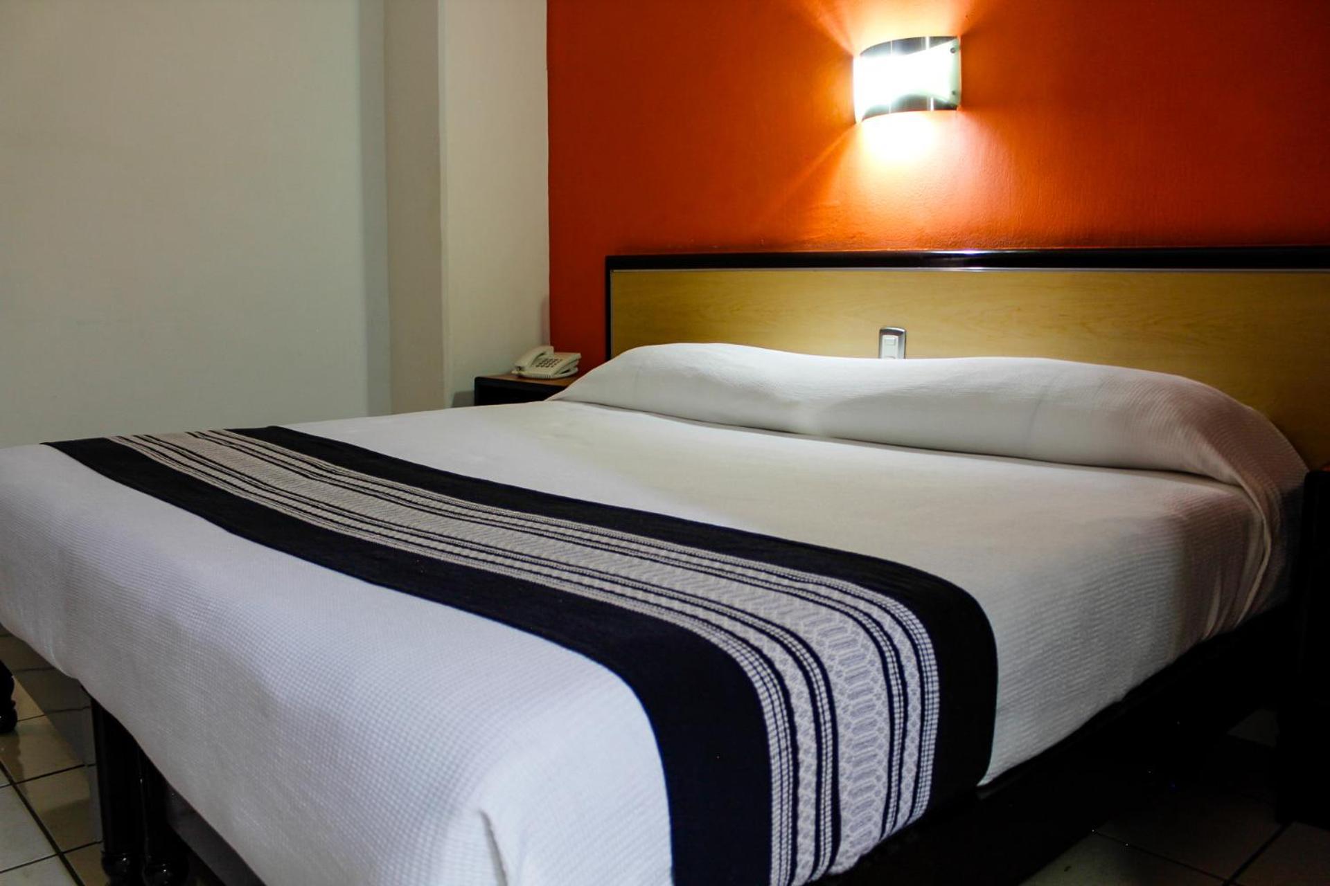 Hotel Montreal Леон Екстер'єр фото