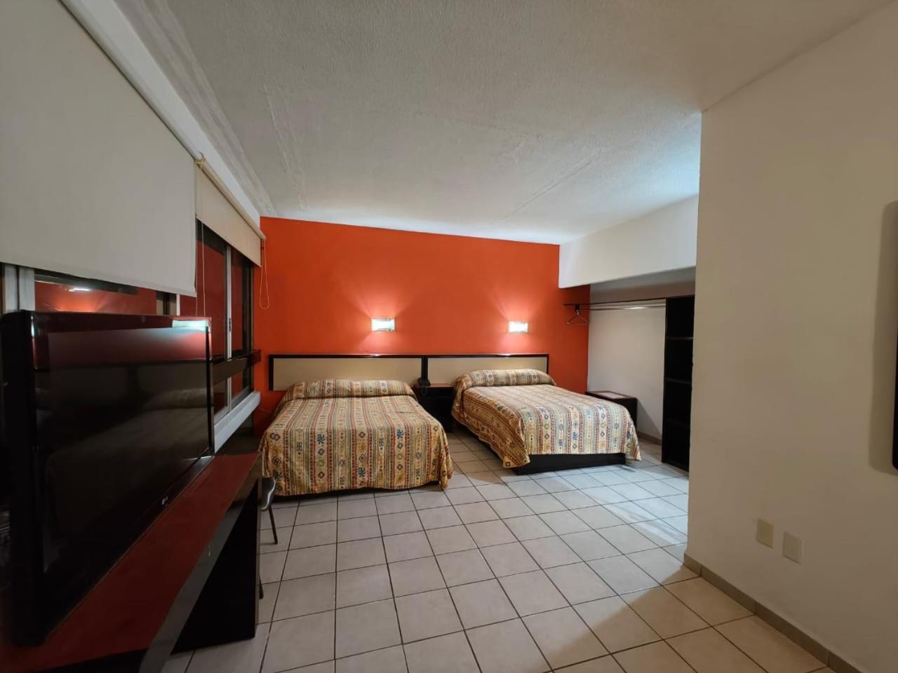 Hotel Montreal Леон Екстер'єр фото