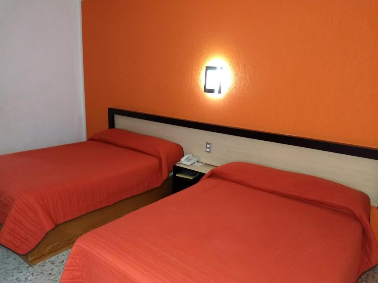 Hotel Montreal Леон Екстер'єр фото