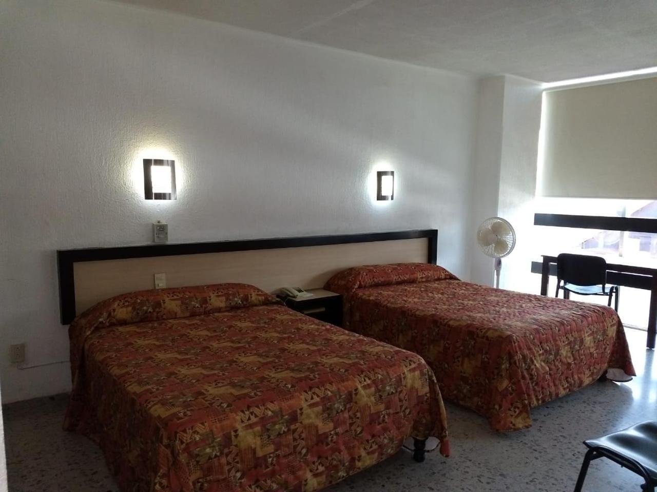 Hotel Montreal Леон Екстер'єр фото