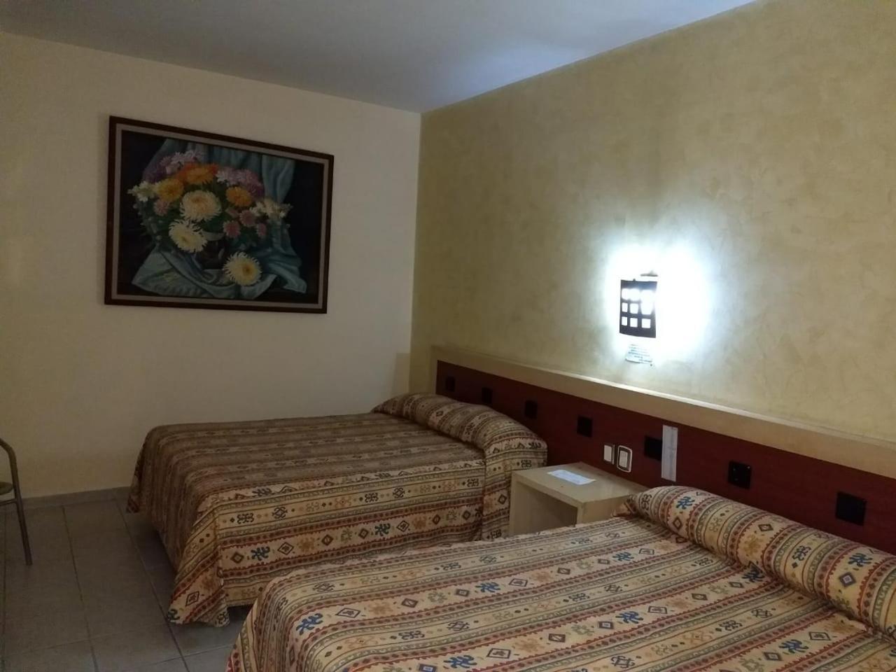 Hotel Montreal Леон Екстер'єр фото