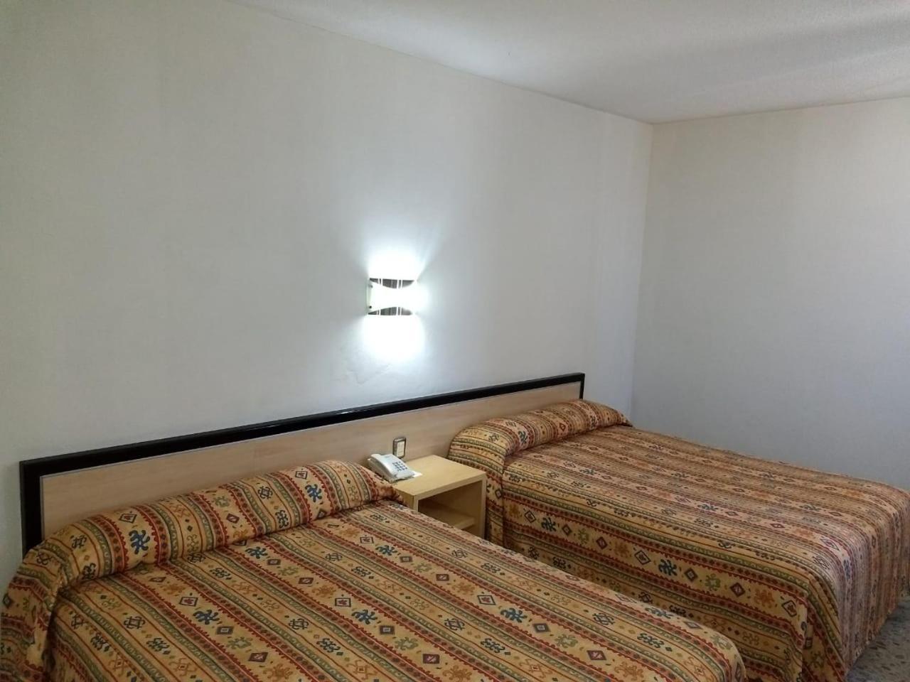 Hotel Montreal Леон Екстер'єр фото