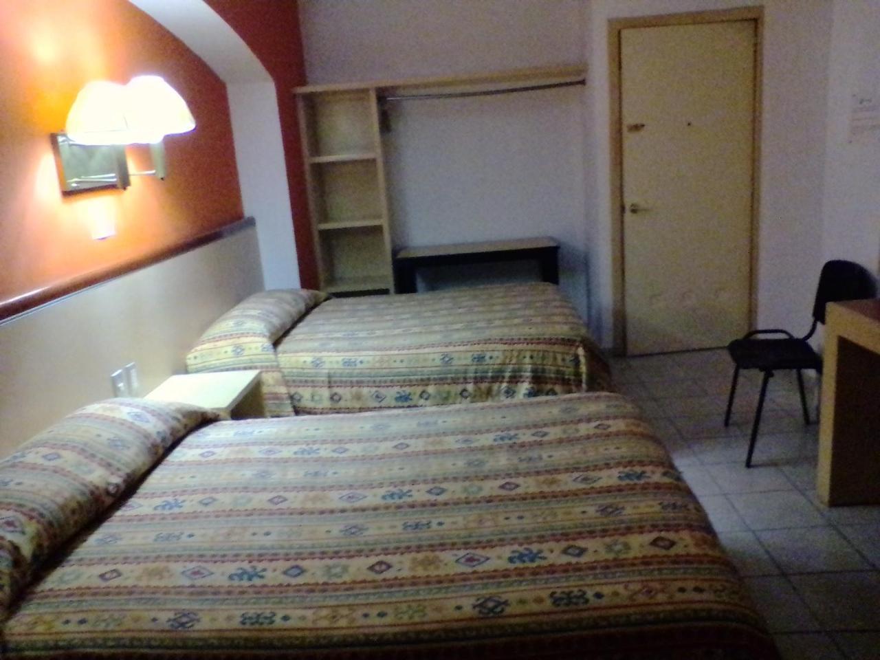 Hotel Montreal Леон Екстер'єр фото